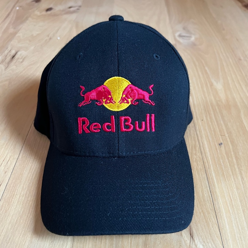 Athlete issue RedBull Flexfit cap